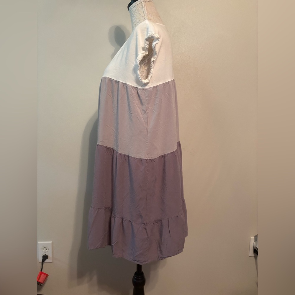 Tiered Short Sleeve Dress in Cream and Dusty Mauve - Picture 3 of 9